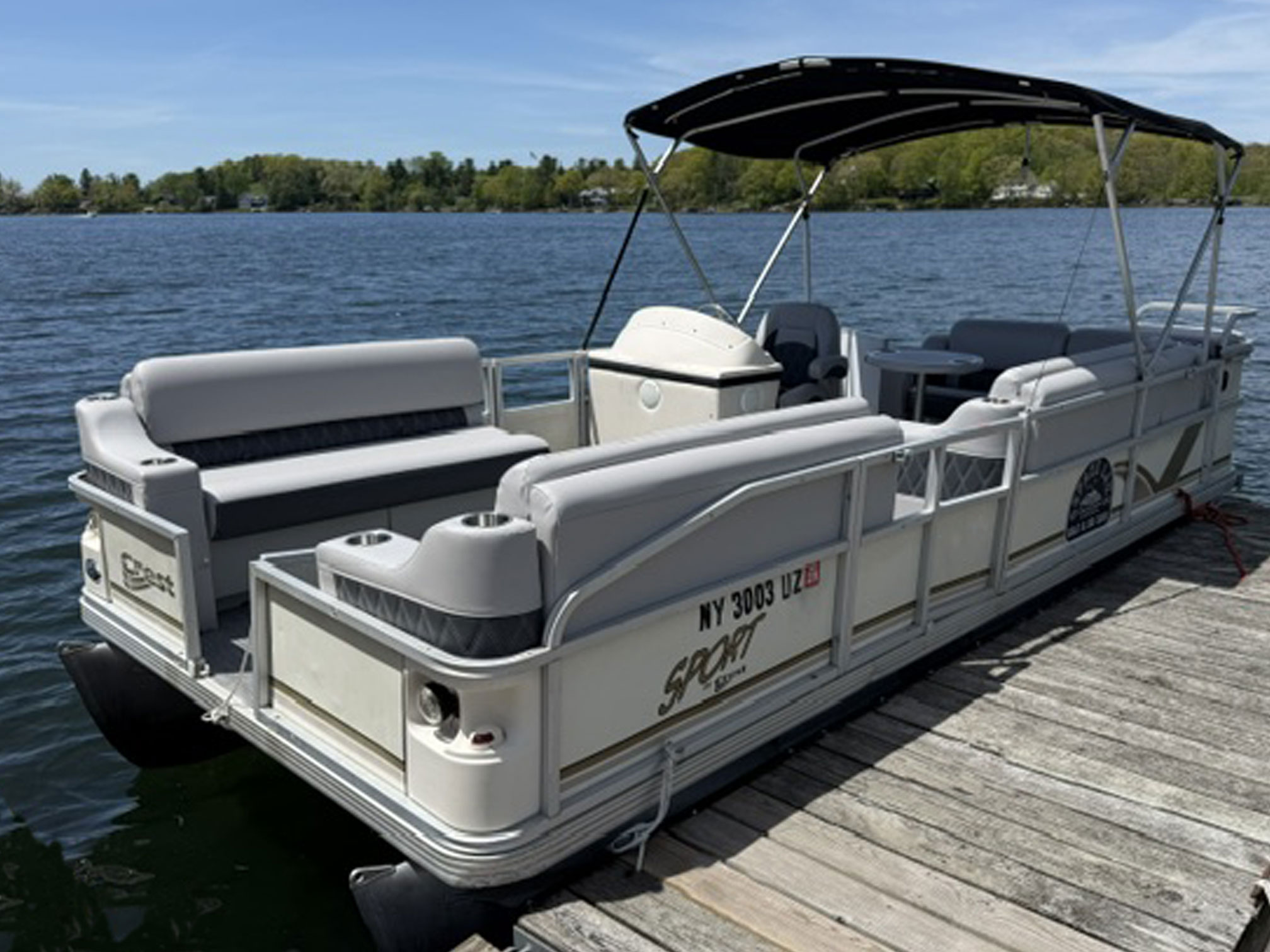 THE CREST – 8 PERSON PONTOON RENTAL