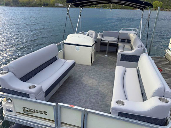 THE CREST – 8 PERSON PONTOON RENTAL - Image 2